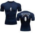 T-shirt de compression behind the knife
